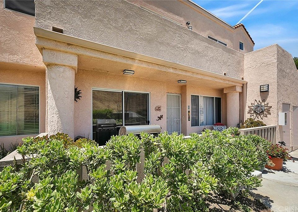 The Vistas Apartments Newhall, CA Zillow