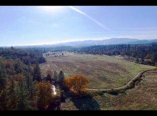8627 Monument Dr, Grants Pass, OR