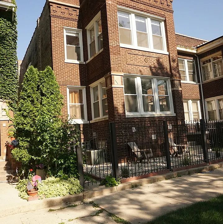 1st image of 4303 N Sawyer Ave APT 1R
