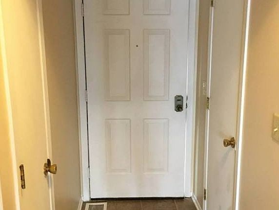 2nd image of 519 W Foxtrail Cres
