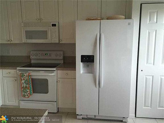 3rd image of 7715 Yardley Dr APT 413