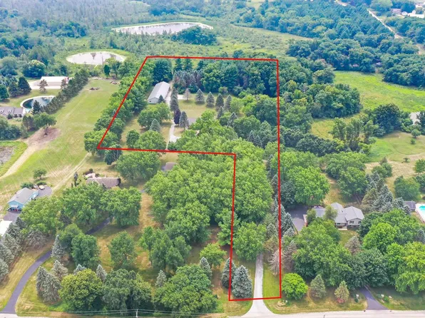 N79W34857 Petersen ROAD, Oconomowoc, WI 53066