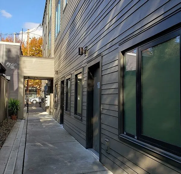 3334 SE Belmont St #104 — Photo 13