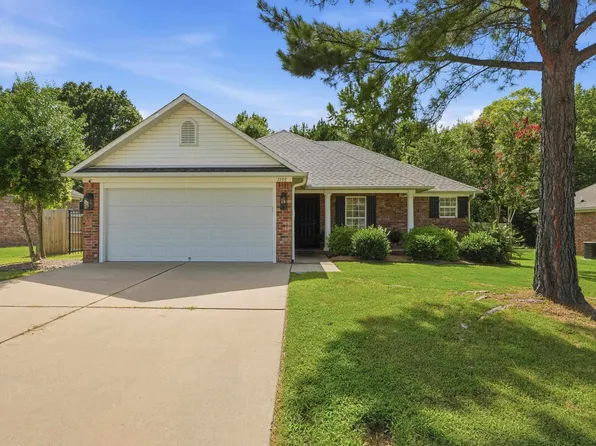 1135 French Dr, Conway, AR 72034