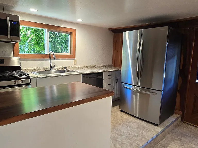 105 Watertrough Rd #A — Photo 14