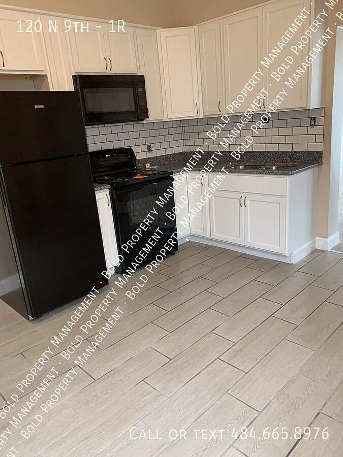 Like new 2 bedroom unit. — Photo 3