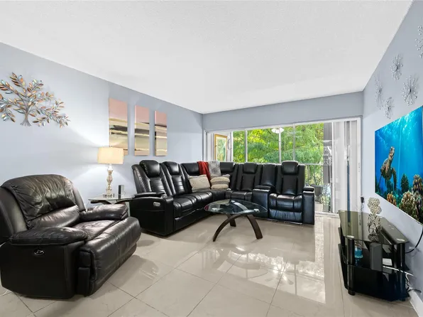 471 N Pine Island Road #302d, Plantation, FL 33324