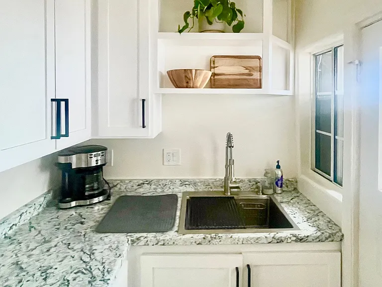 5066 Voltaire St #4 — Photo 28