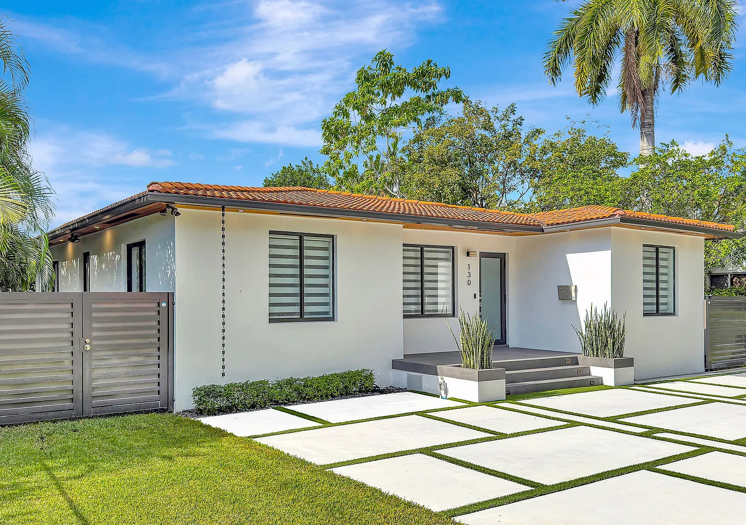 Remote-Ready Modern Retreat in Brickell: Smart Home with Zen Backyard — Photo 3