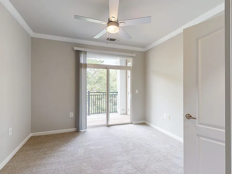 Signal Hill Apartment Homes — Photo 53