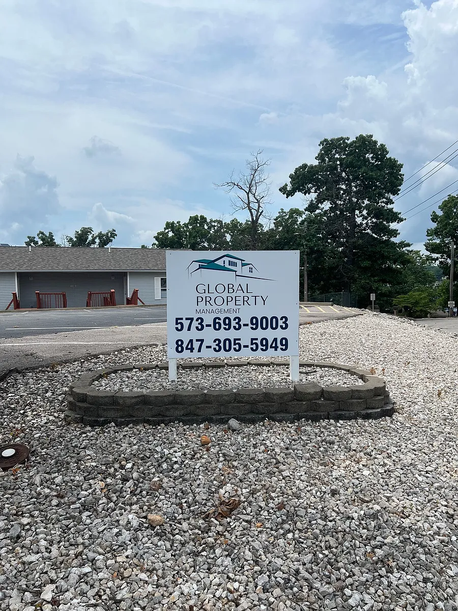 Building Photo - 1151 Links Rd