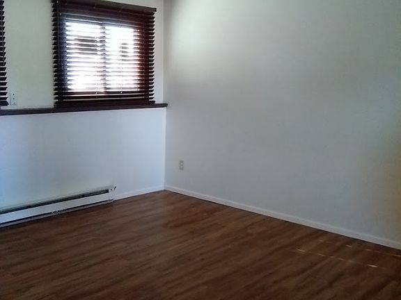 3rd image of 4955 Basswood Dr