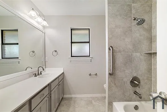 364 La Quinta Cir S — Photo 8
