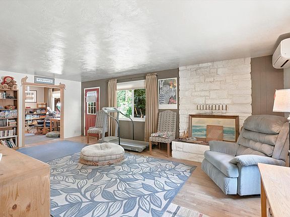 5th image of 3339 Perrydale Ct