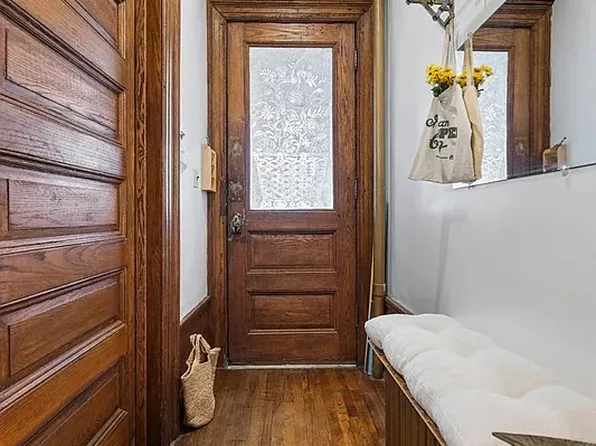 549 West 187th Street image 4 of 31