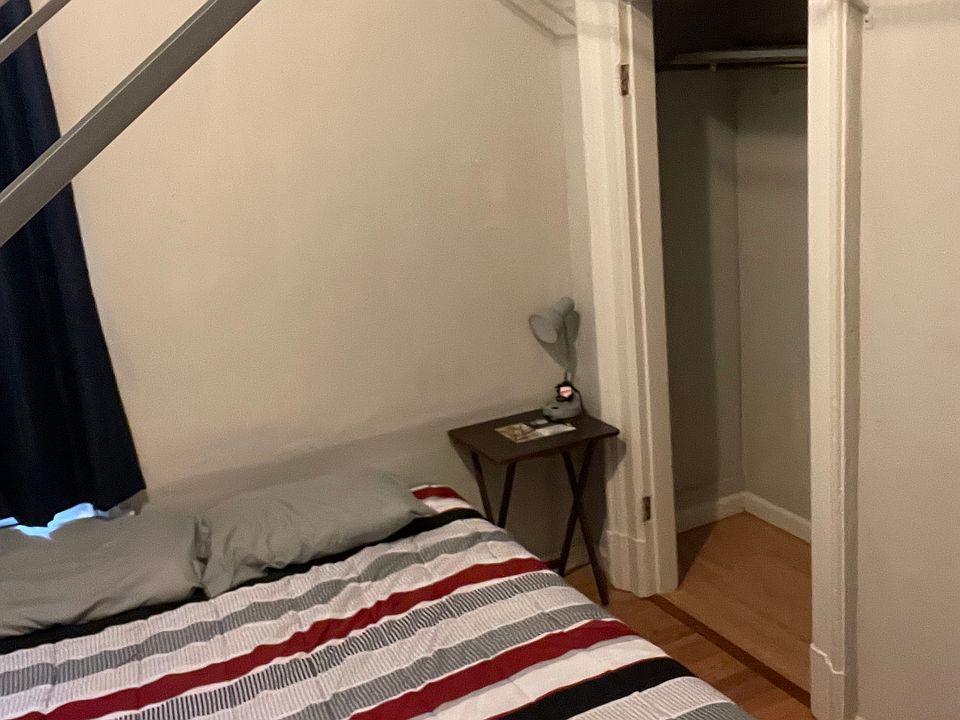 1st image of 760 29th St Room B2-b4