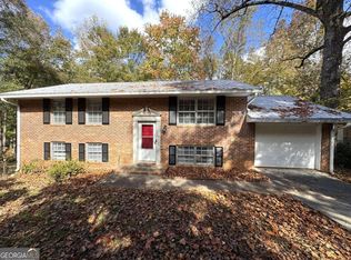 530 Camelot Dr, Athens, GA 30606