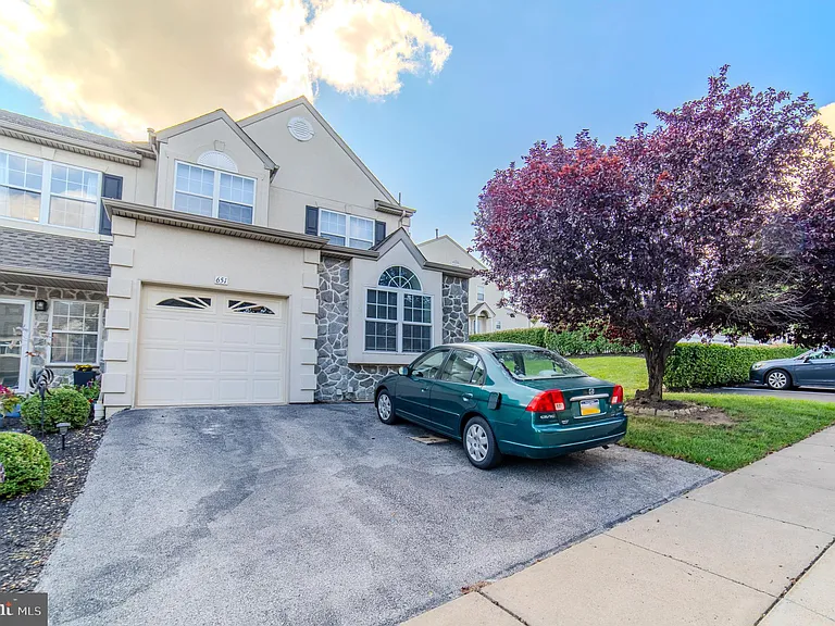 651 Fawn Cir — Photo 1