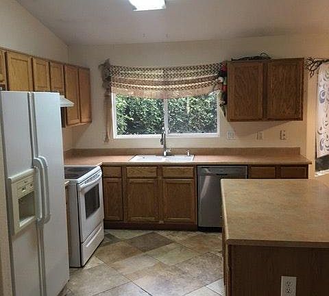 3rd image of 4859 E Harmony Ave
