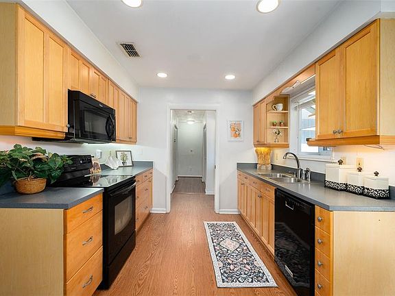 4th image of 7220 SW 75th St