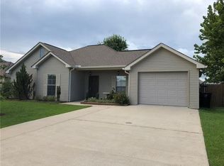 28463 Rosedust Ln, Ponchatoula, LA 70454