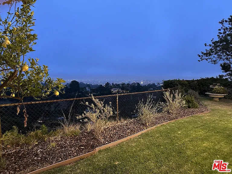 1212 Roberto Ln — Photo 20
