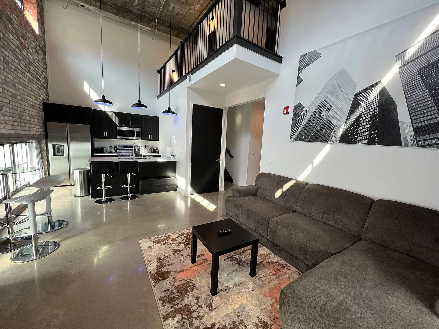 Luxury Loft in Downtown Kansas City — Photo 1