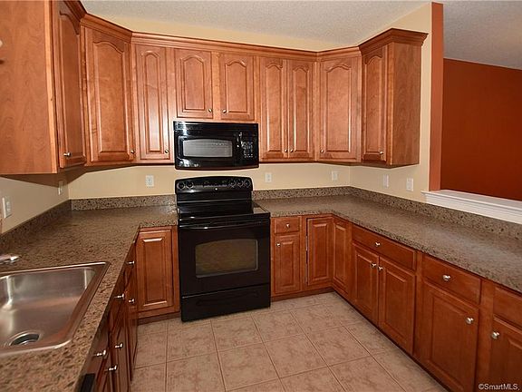 4th image of 1158 Hartford Tpke Unit 34