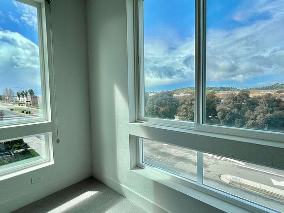5th image of 848 Marina Way S