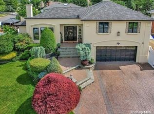 6 Stuart Dr, Syosset, NY 11791