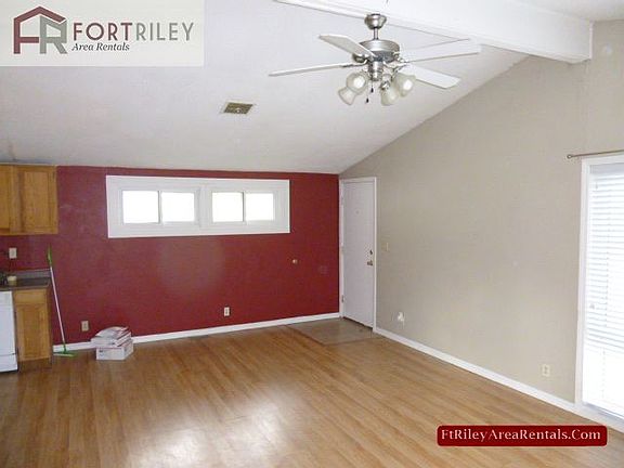 5th image of 605 Plaza Dr
