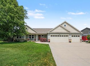 15463 Woodrush Dr, Grand Haven, MI 49417