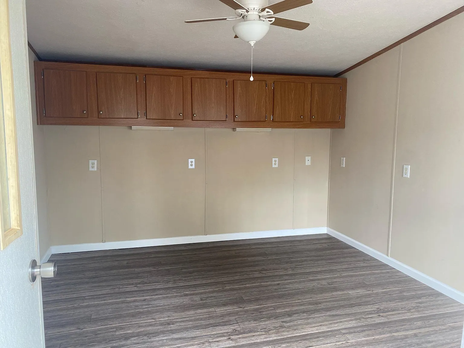 3 bed, 1280 sqft, $900 — Photo 2