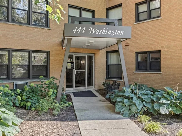 444 Washington Blvd APT 207, Oak Park, IL 60302