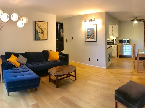 13201 Linden Ave N APT 410, Seattle, WA 98133