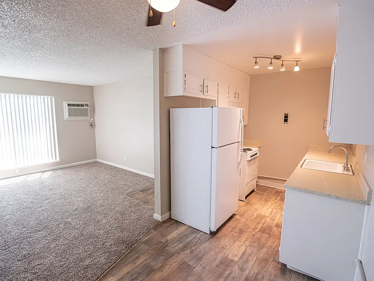 Ventura Gardens Apartments — Photo 4
