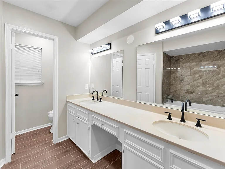 8102 Autumn Willow Dr — Photo 32