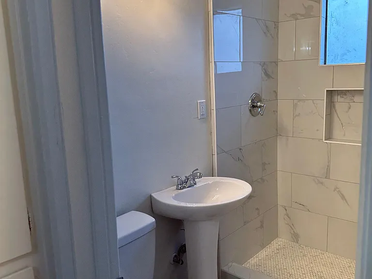 824 N Rinaldi St #2 — Photo 5