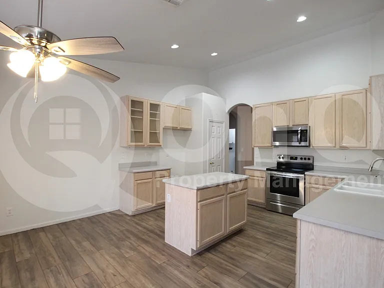 685 W Estrella Dr — Photo 12