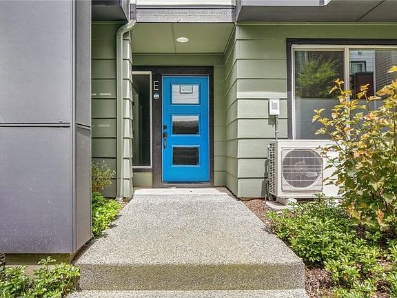 Comes with an August Smart lock and Google doorbell as an upgrade to your existing door lock. Keyless entry, guest access control, and automatic lock and unlock functions. So you are always in control of your front door, no matter where you are, right fro