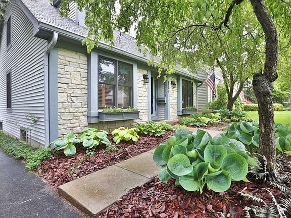 3rd image of 5793 Carrington Ct