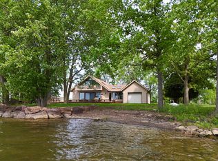 325 Oakridge Lane, North Hero, VT 05474