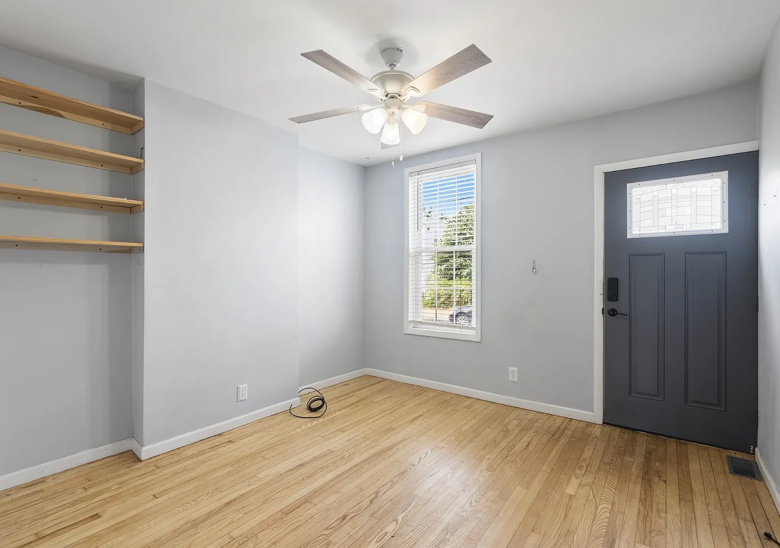 2625 Coral St — Photo 4