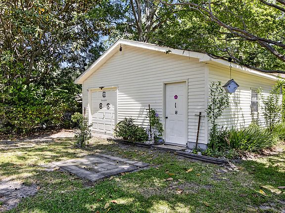 4th image of 109 Two Wood Ct