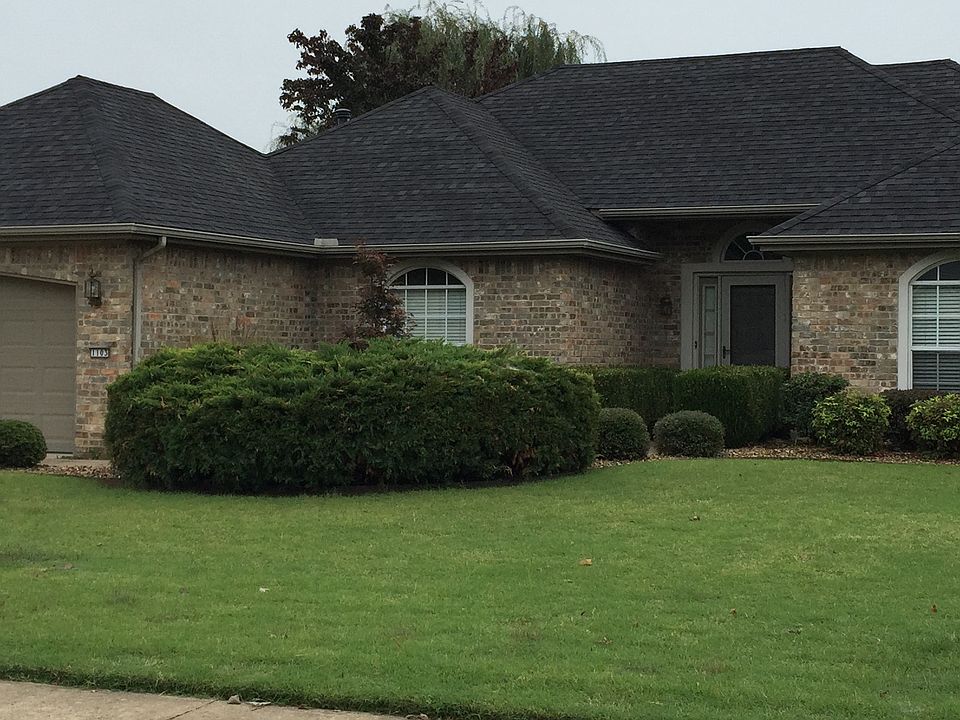 1103 N Quail Terrace