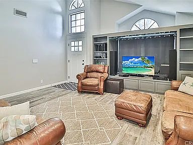 4th image of 2147 Meadow Brook Ct