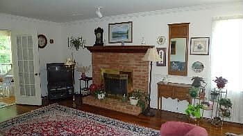 2nd image of 110 Greenbrier Dr