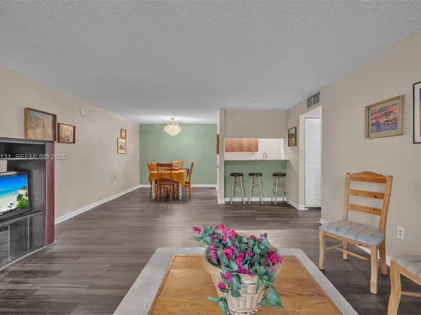 8600 SW 149th Ave APT 614, Miami, FL 33193
