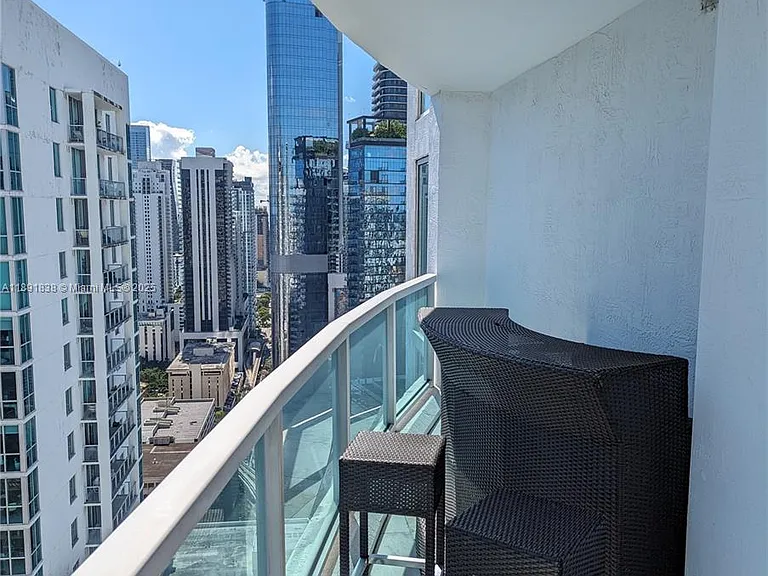 41 SE 5th St #2302 — Photo 33