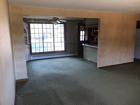 4th image of 19 Whippoorwill Dr